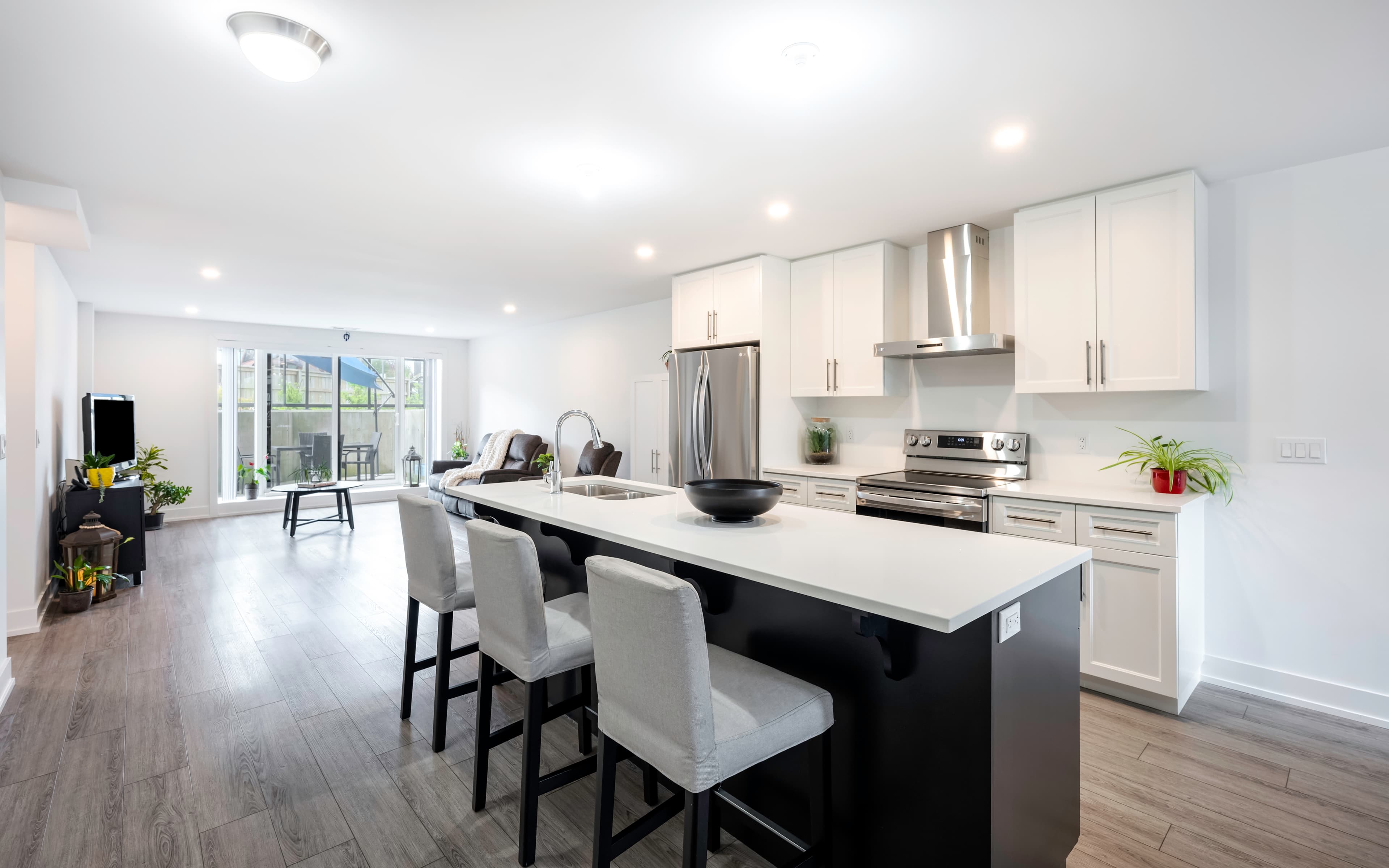 104 17 Centre St 17